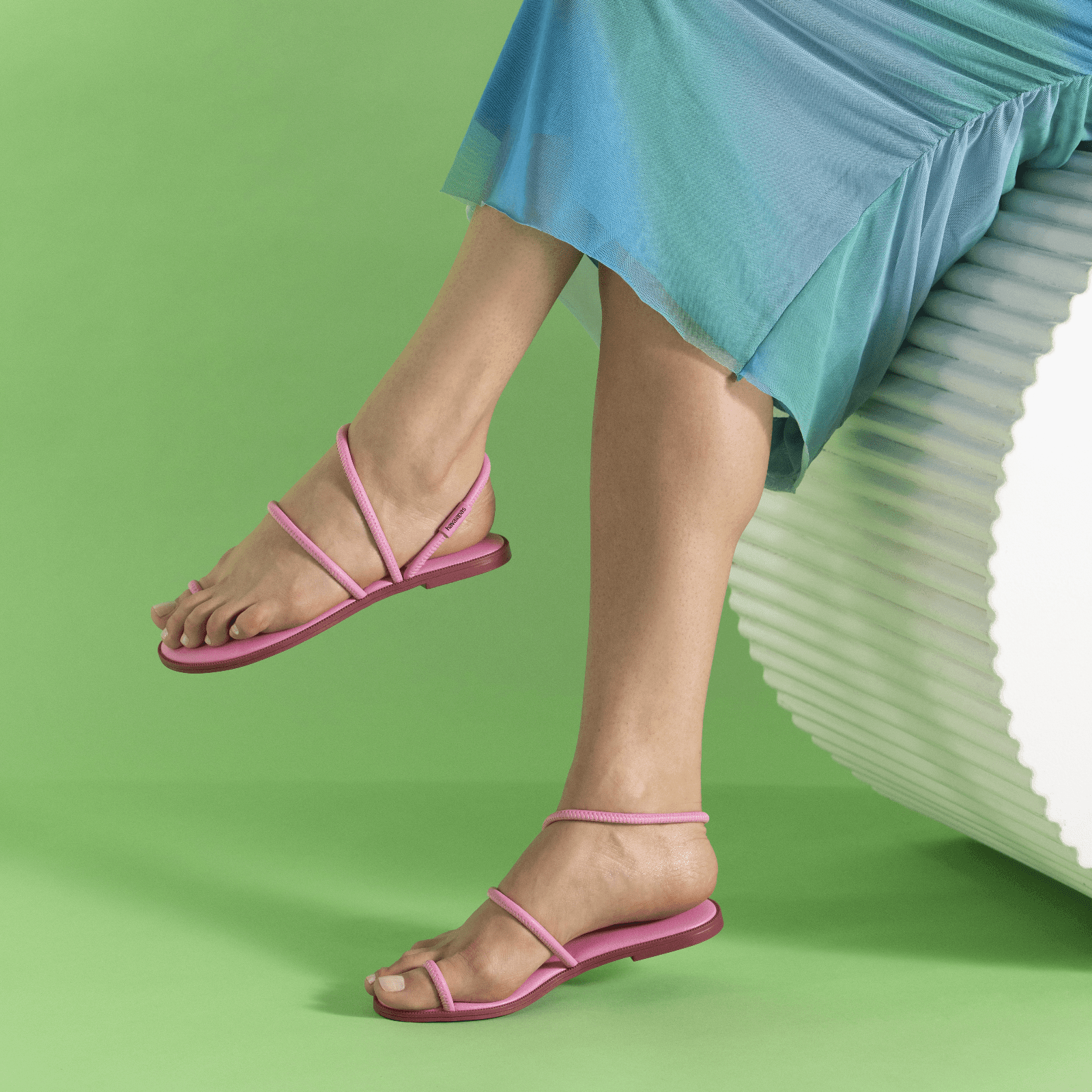 Rasteirinha Havaianas Una Pitanga Rosa Glow: Conforto Leve, Design Minimalista, Tiras Elegantes