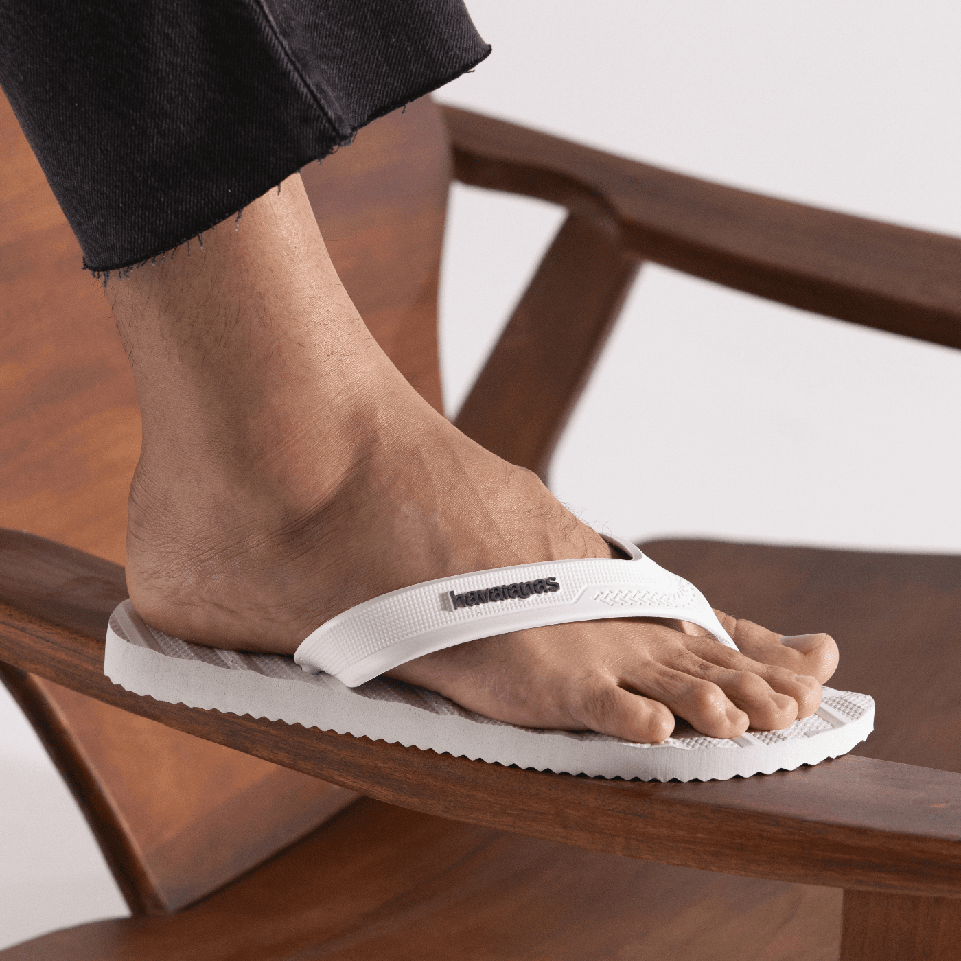 Chinelo Masculino Havaianas Track Waves: Tiras Largas Confortáveis, Sola Texturizada, Maior Aderência