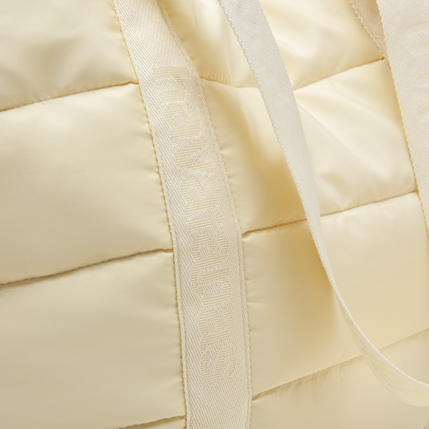 Bolsa de Praia Havaianas Puff Acolchoada Espaçosa Estilosa Verão Chic Leve